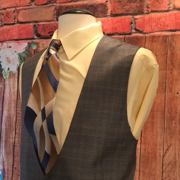 Dress Vest - Picture 7 of 17